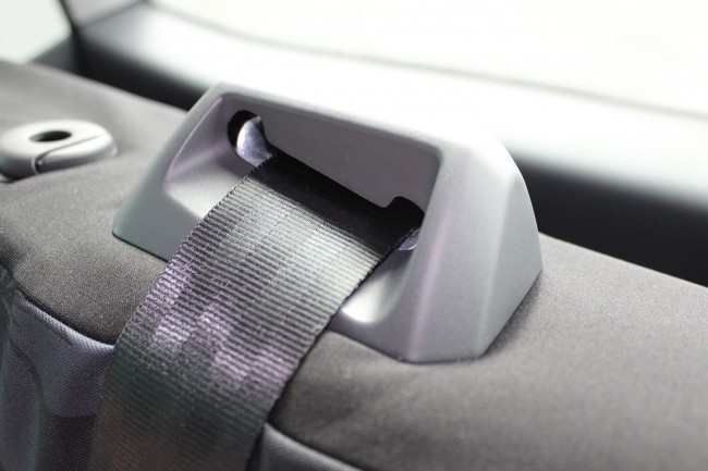 VW T5 / T6 / T6.1 Multivan Rückbankbezug inkl. Kopfstützenbezüge - Hibiskus schwarz