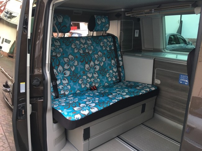 VW T4 California Rückbankbezug (2er) inkl. Kopfstützenbezüge - Hibiskus schwarz