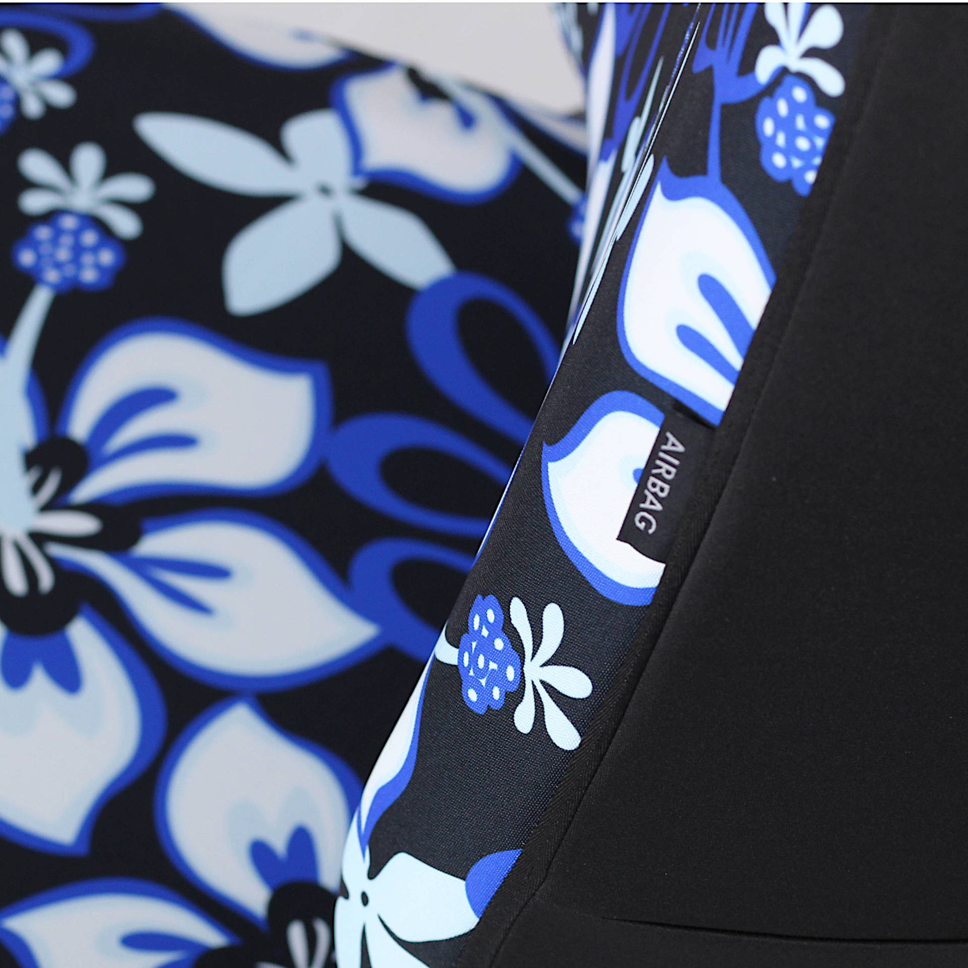 Sitzbezug-Hibiskus-schwarz-detail Sitzbezug (geteilt), inkl. Kopfstützenbezug - Hibiskus schwarz