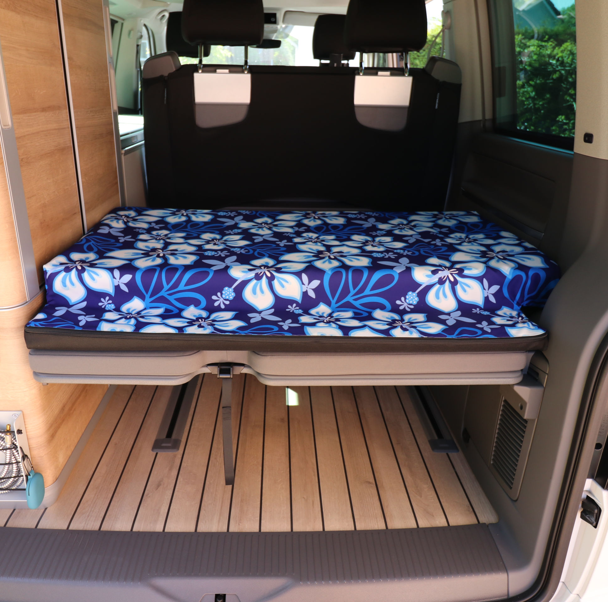 T6.1 California Matratzenbezug Komfortauflage - Hibiskus blau